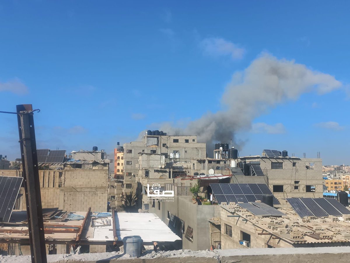 غارة على منزل في محيط مسجد التوبة شمالي مخيم جباليا شمالي قطاع غزة