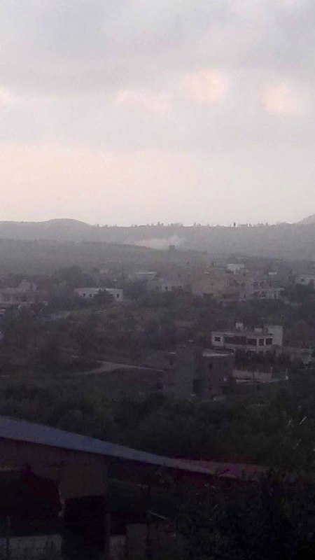 Israeli army air strike and artillery fire near Tayr Harfa and Alma El Chaeb