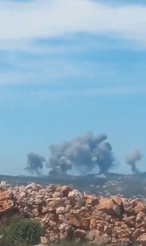 Heavy, consecutive Israeli army air strikes in the area of Ayta Ash Shab, Beit Lif and Marwahin