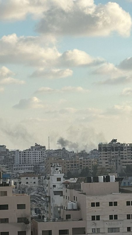 مدفعية  تستهدف محيط شارع 8 ومحيط المجمع الإسلامي جنوبي مدينة غزة.