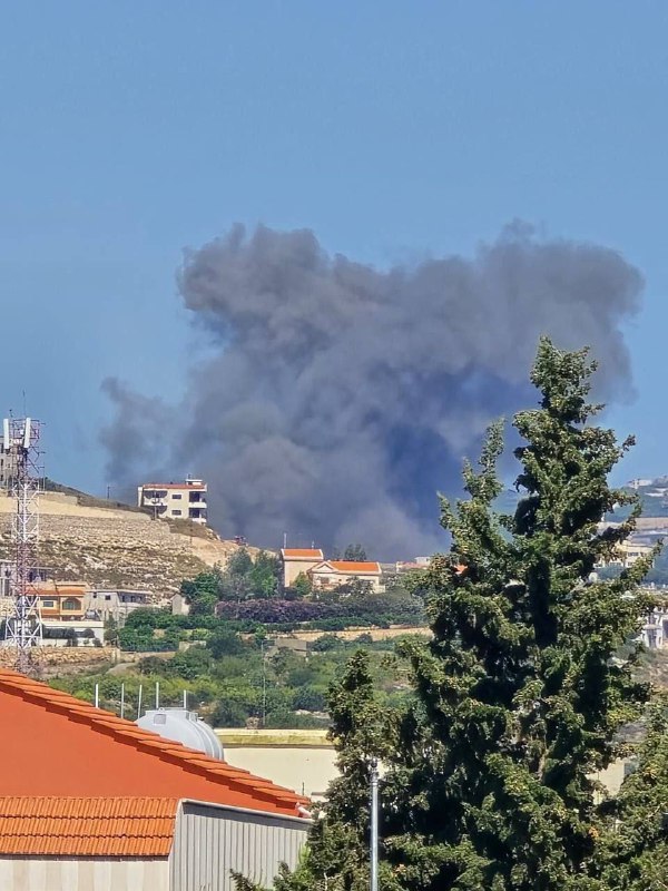 Israeli army air strike near Qantara
