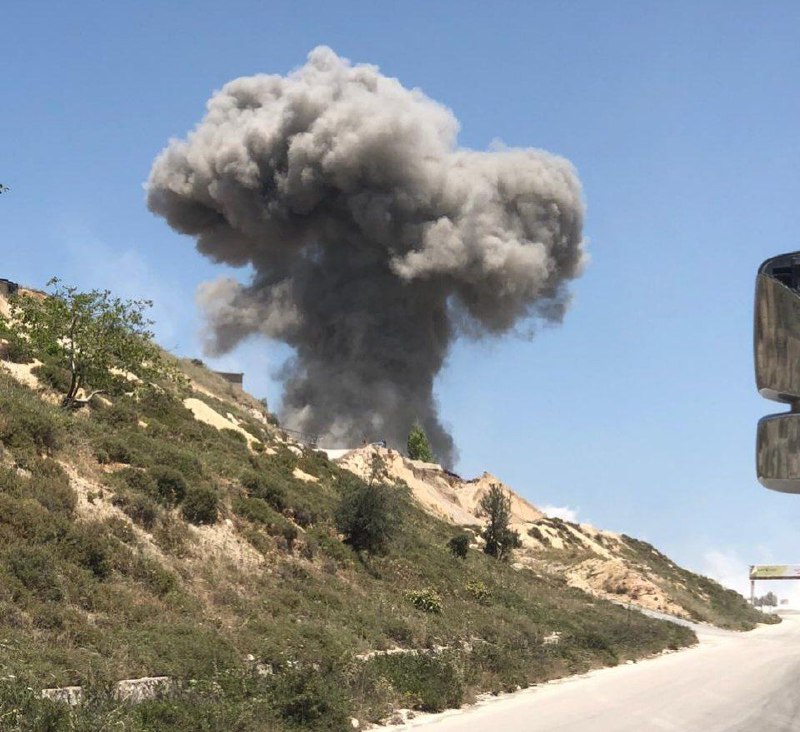 في البقاع الغربي  : تعرضت منطقة ابو راشد ومدخل بلدة ميدون في البقاع الغربي لغارات من قبل الطائرات الحربية الإسرائيلية ال .
