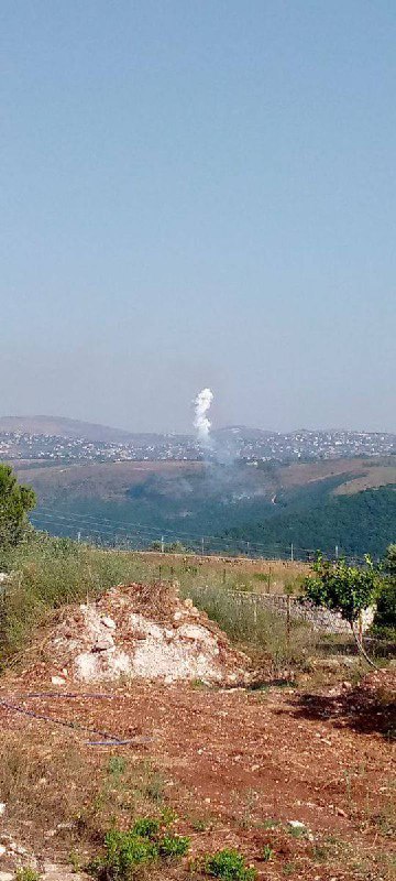Israeli army artillery fire and air strike towards the area of Deir Seryan