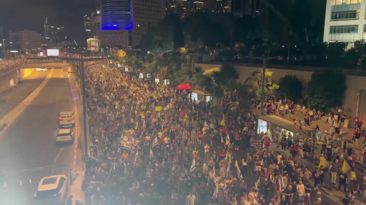 Tel Aviv anti-gov rally for the immediate release of the 120 hostages #BringThemHomeNow.