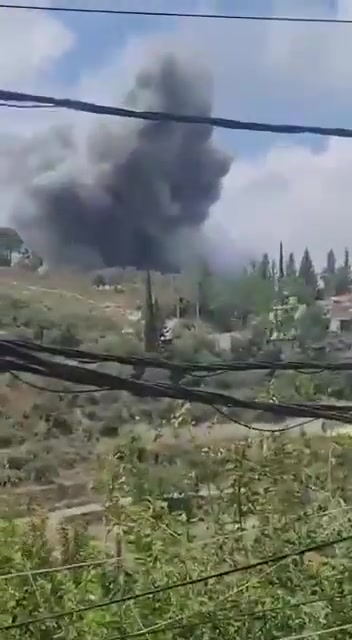 Bombardování místa ve městě Maaroub v jižním Libanonu