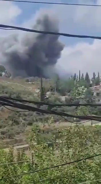 Bombardování místa ve městě Maaroub v jižním Libanonu