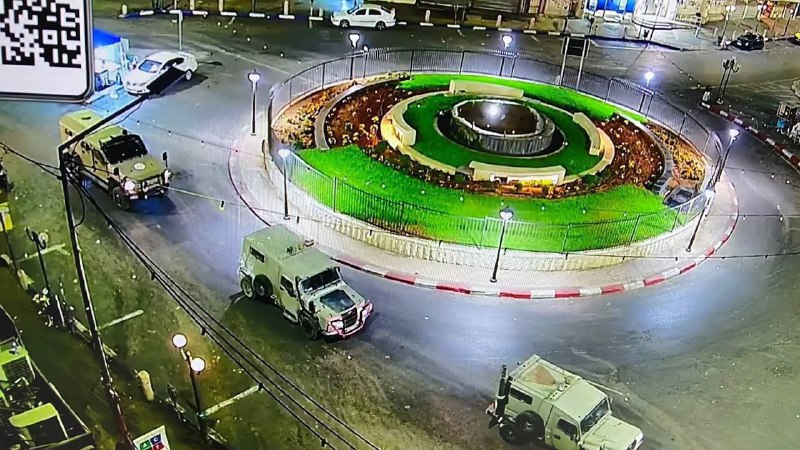 Israeli security forces storming of the Martyrs' Roundabout in the center of Nablus.