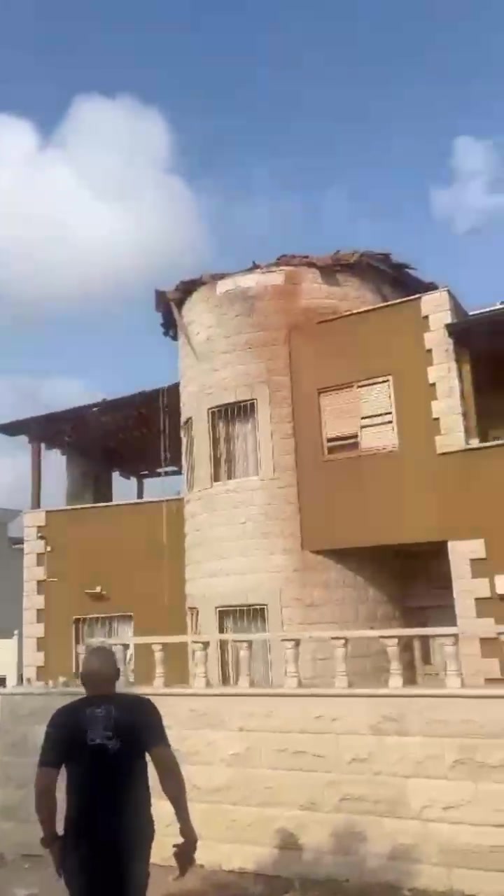 A rocket launched from Lebanon at the border community of Arab al-Aramshe this morning damaged a home.Another four rockets were fired earlier at the Misgav Am area, according to the Israeli army. There are no injuries in the attacks.