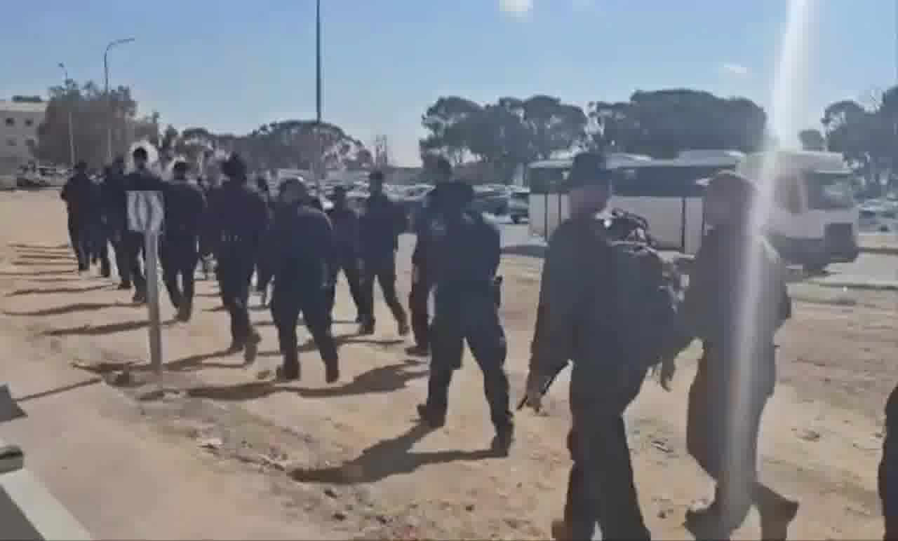 Police forces arrived at the Sde Teimen compound