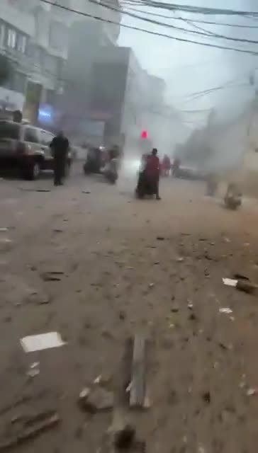 A building belonging to Hezbollah in Haret Hreik in the southern suburb of Beirut was bombed by Israel. It is close to Hassanein Mosque and Bahman Hospital