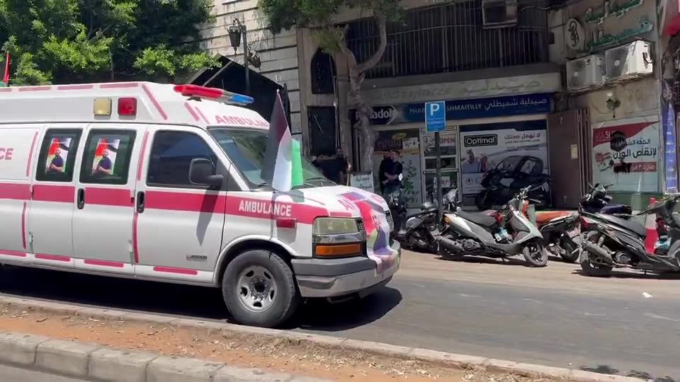 Préparatifs des funérailles symboliques du leader du Hamas assassiné Ismail Haniyeh et de son garde du corps à Téhéran - prières à Tarik Jdeidih, quartier de Beyrouth