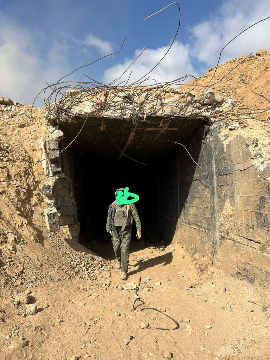 El ejército israelí ha descubierto un túnel inusualmente grande en la zona fronteriza entre Gaza y Egipto, lo suficientemente grande como para que pasen vehículos. Según los militares, el túnel tiene unos 3 metros de altura. Fue ubicado a lo largo de la llamada Ruta Filadelfia la semana pasada.