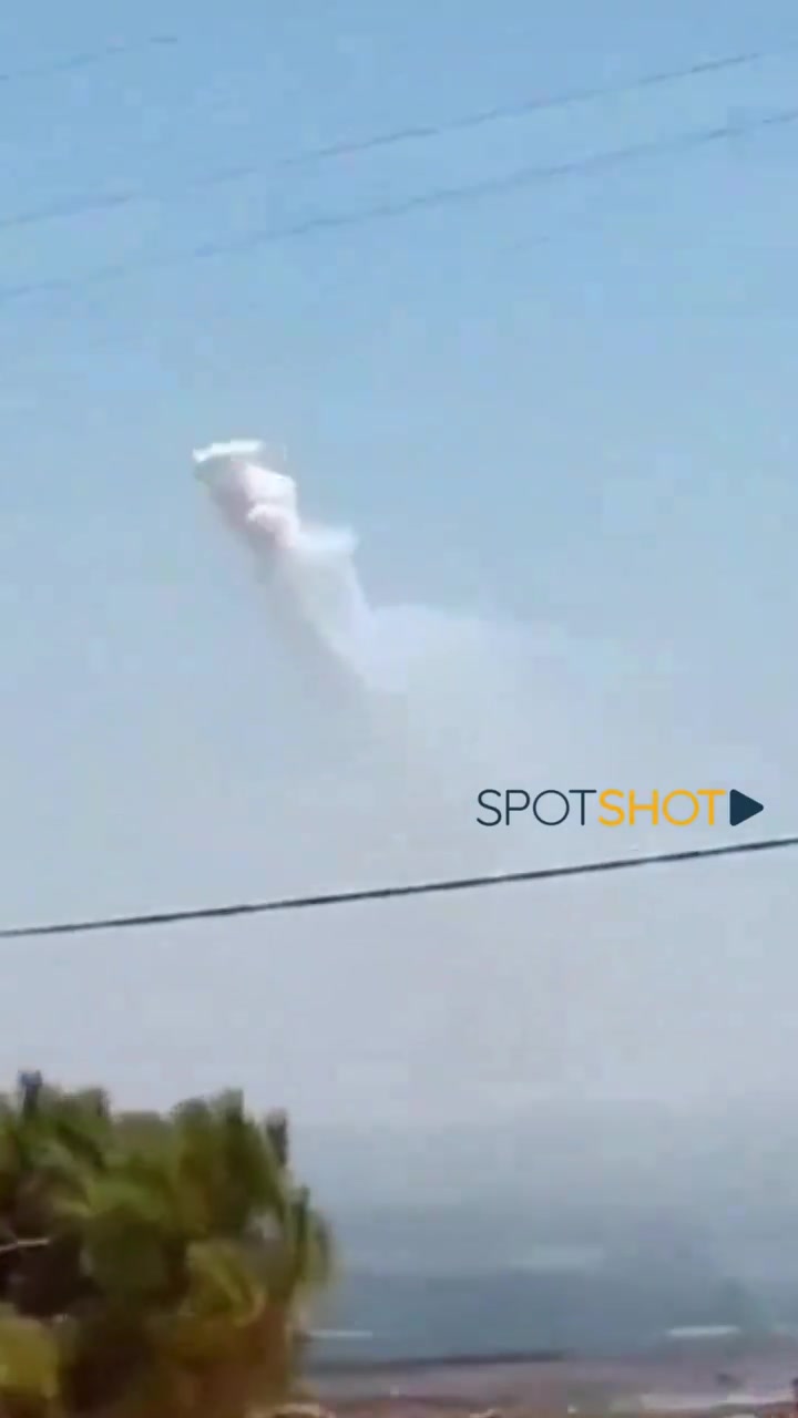 Israeli bombing with incendiary ammunition on Wazzani, southern Lebanon