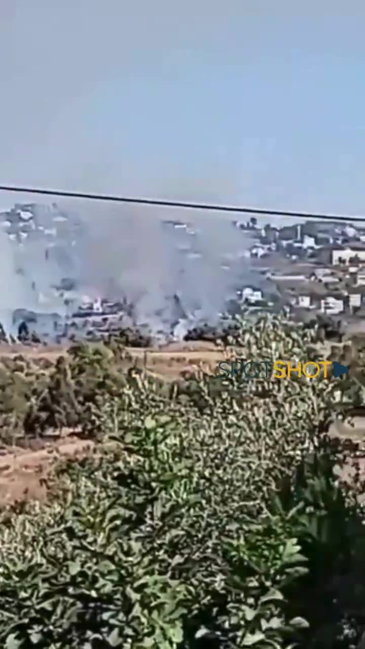 The Israeli army targets the western outskirts of the town of Talusah with incendiary shells