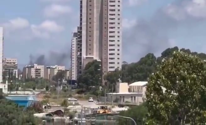 Ronan Marley, maire de Nahariya : Plusieurs drones ont pénétré. Il y a des dégâts près de la ville et un rapport faisant état de victimes a été reçu. L'État d'Israël devrait décider que la loi de Nahariya est la loi de Beyrouth