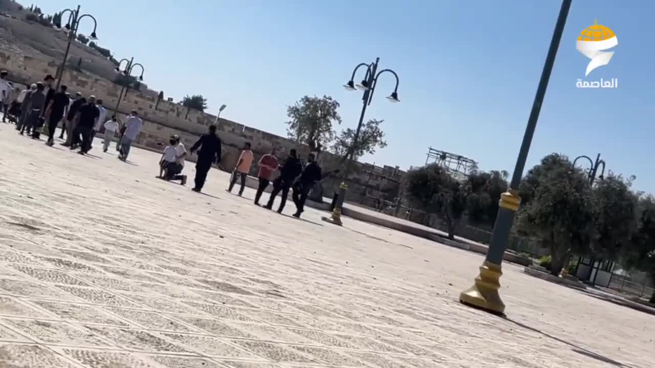 Settler groups storm the Al-Aqsa Mosque under the protection of forces.