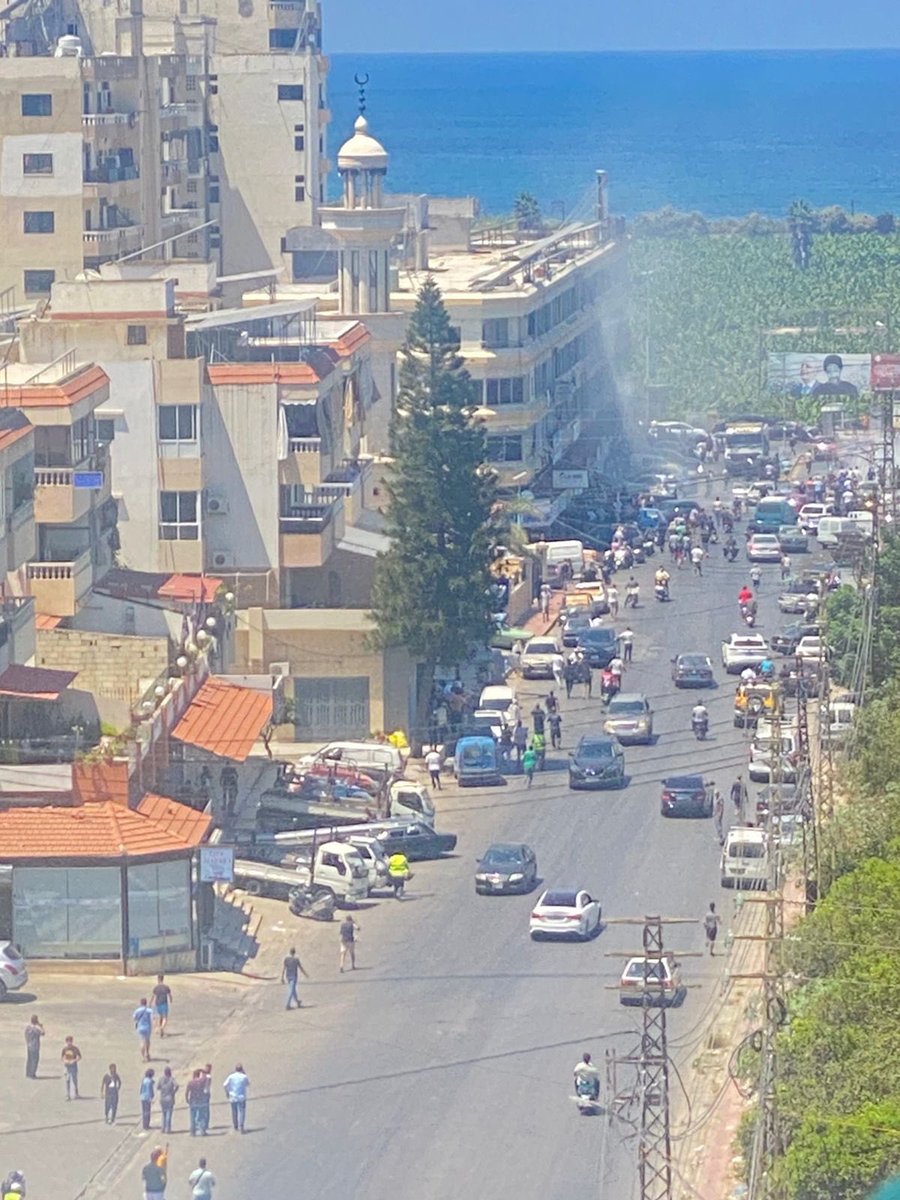 Los medios libaneses informan de un presunto ataque con un dron israelí contra una motocicleta cerca de la ciudad de Aabbassiyeh en el distrito de Tiro