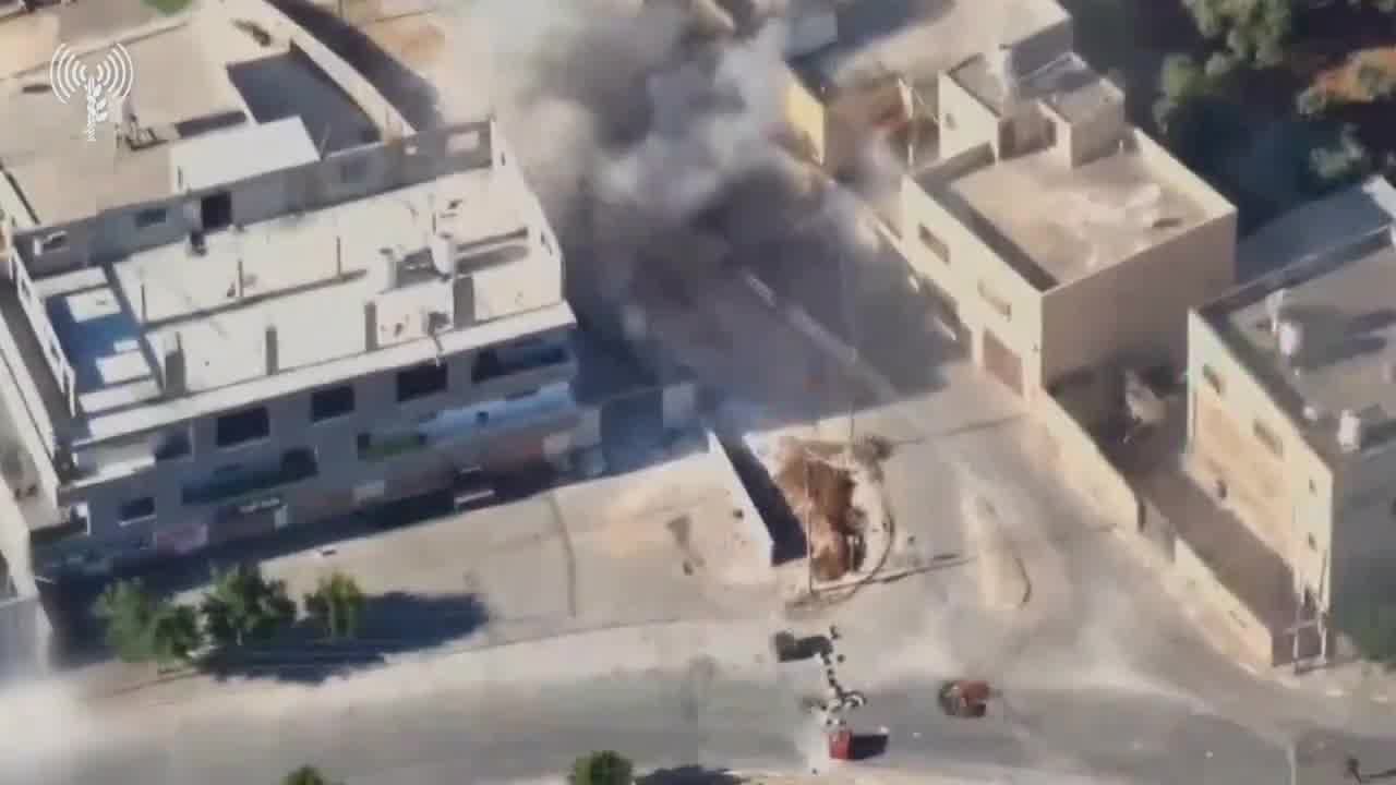 L'armée israélienne a publié une vidéo d'une frappe aérienne dans la ville de Tamun, au nord de la Cisjordanie, qui a tué quatre hommes armés palestiniens plus tôt dans la journée.