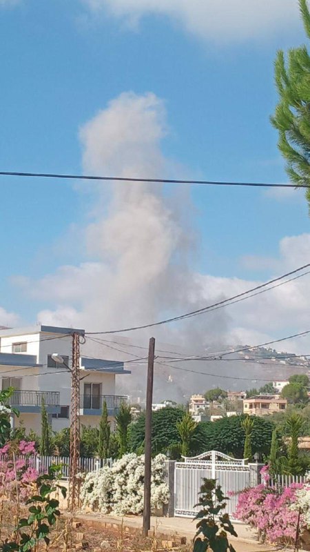 Israeli army air strike in Aitaroun