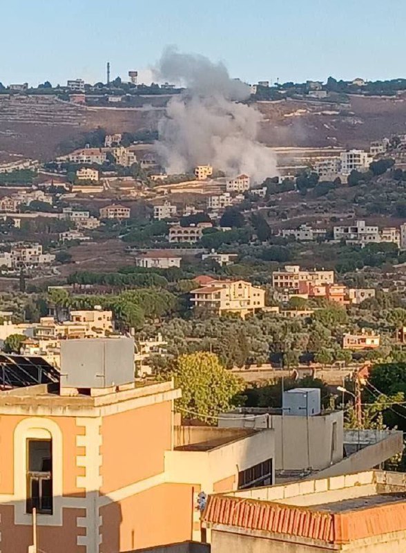 Frappe aérienne de l'armée israélienne à Beint Jbeil