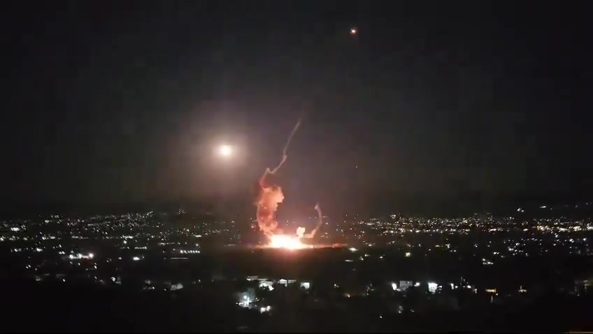 Video from the attack tonight in the Lebanon Valley - missiles flying in the air - Israeli Air Force attacks Hezbollah missile depots