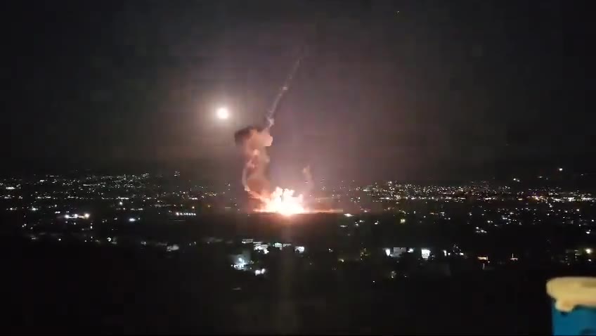 Video from the attack tonight in the Lebanon Valley - missiles flying in the air - Israeli Air Force attacks Hezbollah missile depots