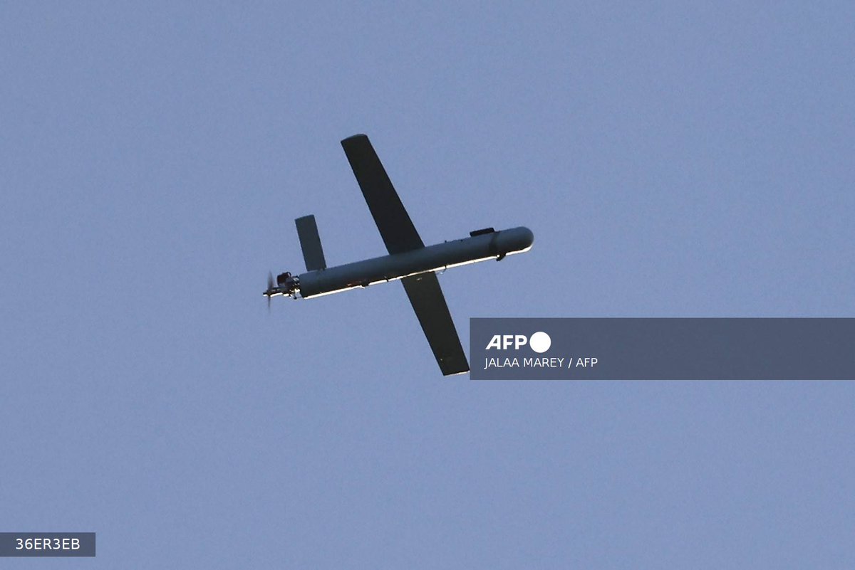 Fotografías de Jalaa Marey de AFP de un avión no tripulado de Hezbolá siendo derribado en el norte de Israel