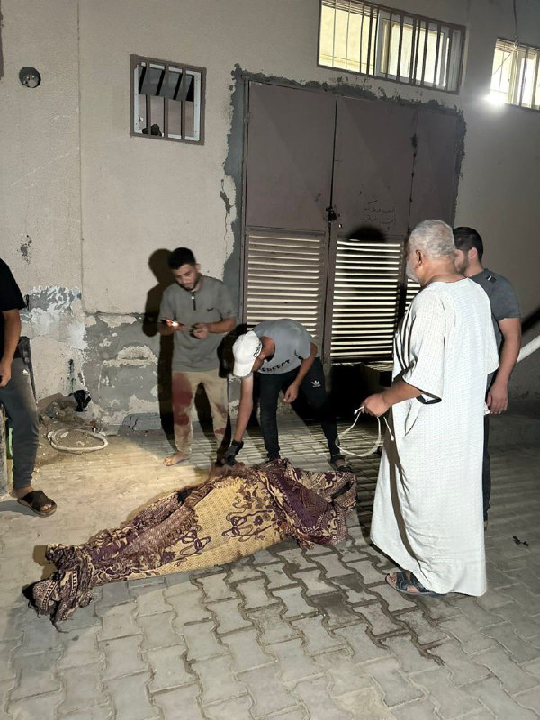 Tote bei der Bombardierung des Hauses der Familie Al-Baz in Deir al-Balah im zentralen Gazastreifen