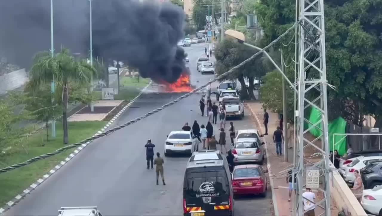 Explotó un automóvil en la ciudad de Ramla y murió una persona