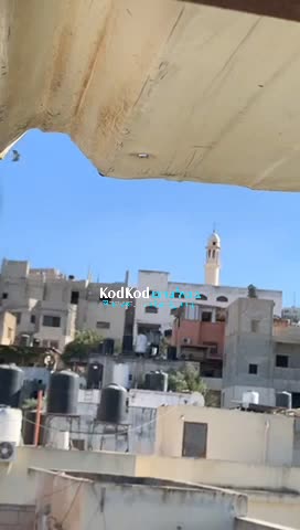 Bombardement d'une maison près de la mosquée Al-Ansar dans le camp de Jénine