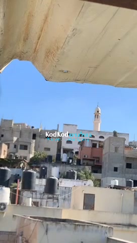 Cenin kampındaki El-Ensar camii yakınındaki bir evin bombalanması