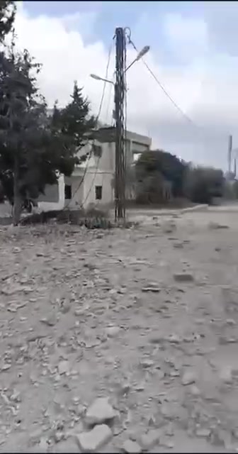 Israeli army air strike in Dhayra, a building was targeted