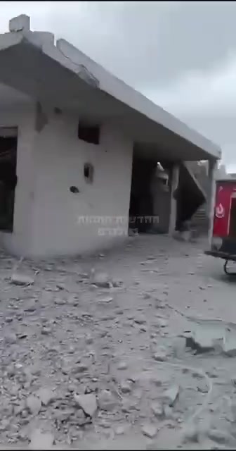 Israeli army air strike in Dhayra, a building was targeted