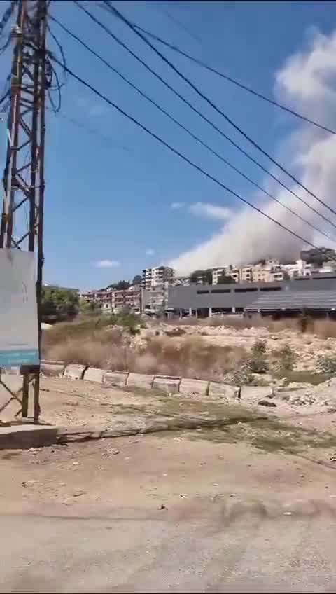 Um ataque teve como alvo o bairro de Kassar Zaatar, na cidade de Nabatieh, na estrada principal para Zebdine