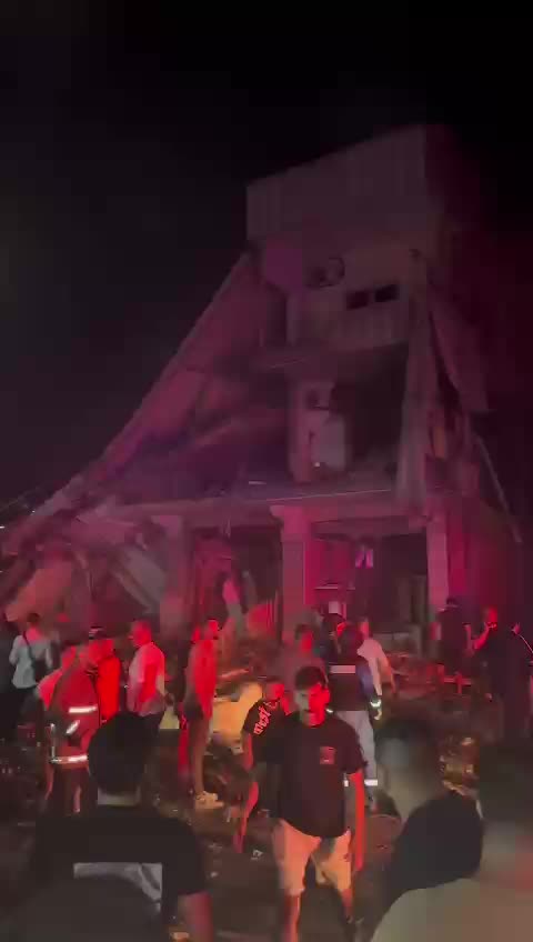 Des informations font état d'une attaque contre un bâtiment dans le village de Kafr Ruman, dans le sud du Liban, faisant plusieurs victimes sur place