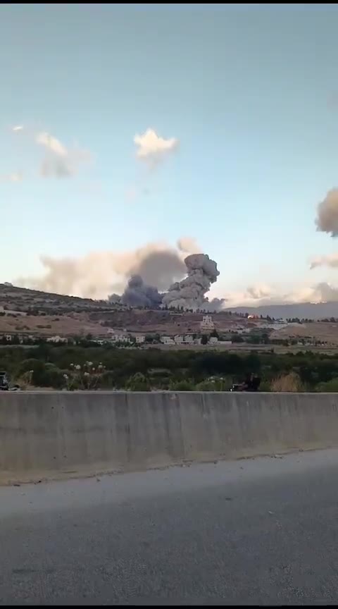 Libanese media melden een reeks Israëlische luchtaanvallen in het Mahmoudiyeh-gebied, ongeveer 10 km ten noorden van Metula.