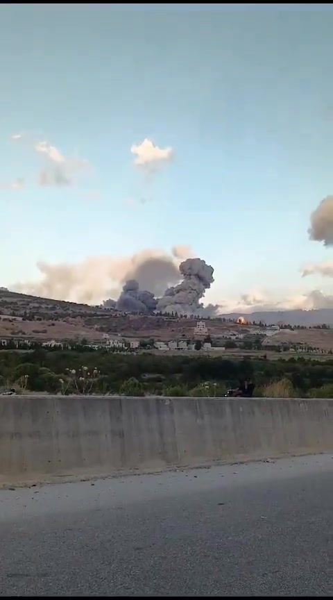 Lebanese media report a series of Israeli airstrikes in the Mahmoudiyeh area, located about 10km north of Metula.