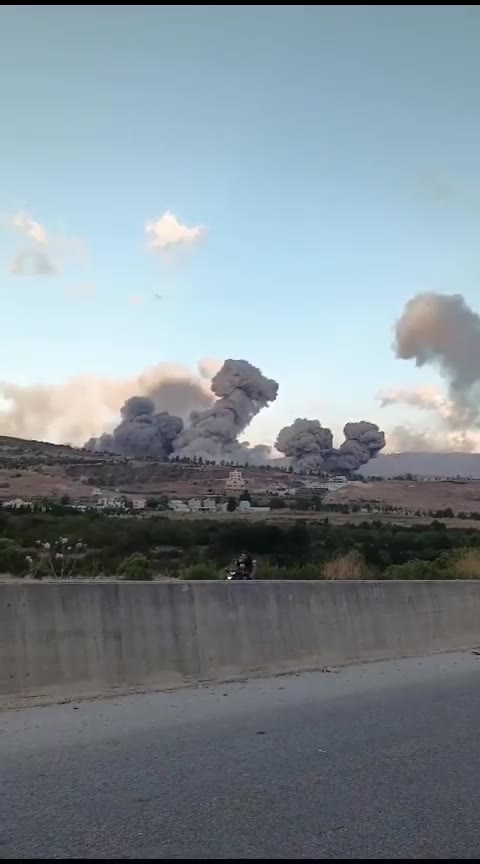 Lebanese media report a series of Israeli airstrikes in the Mahmoudiyeh area, located about 10km north of Metula.