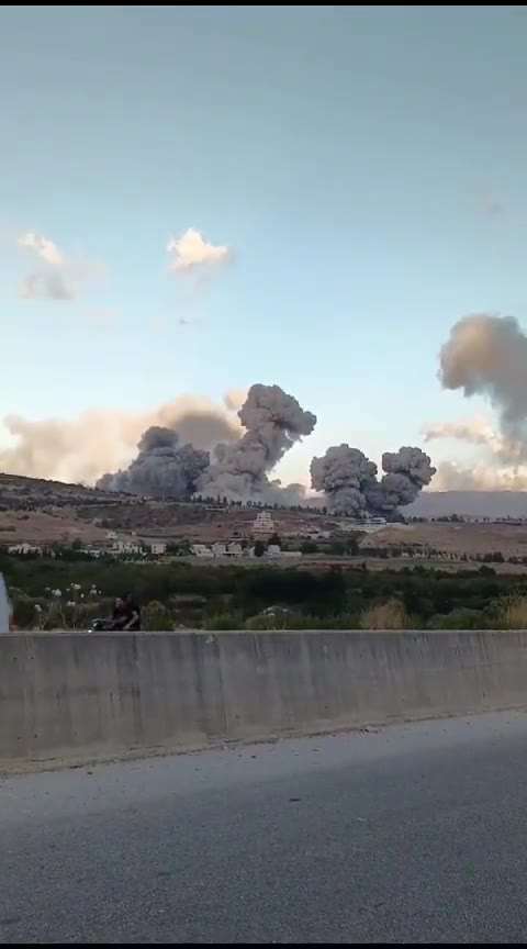 Libanese media melden een reeks Israëlische luchtaanvallen in het Mahmoudiyeh-gebied, ongeveer 10 km ten noorden van Metula.