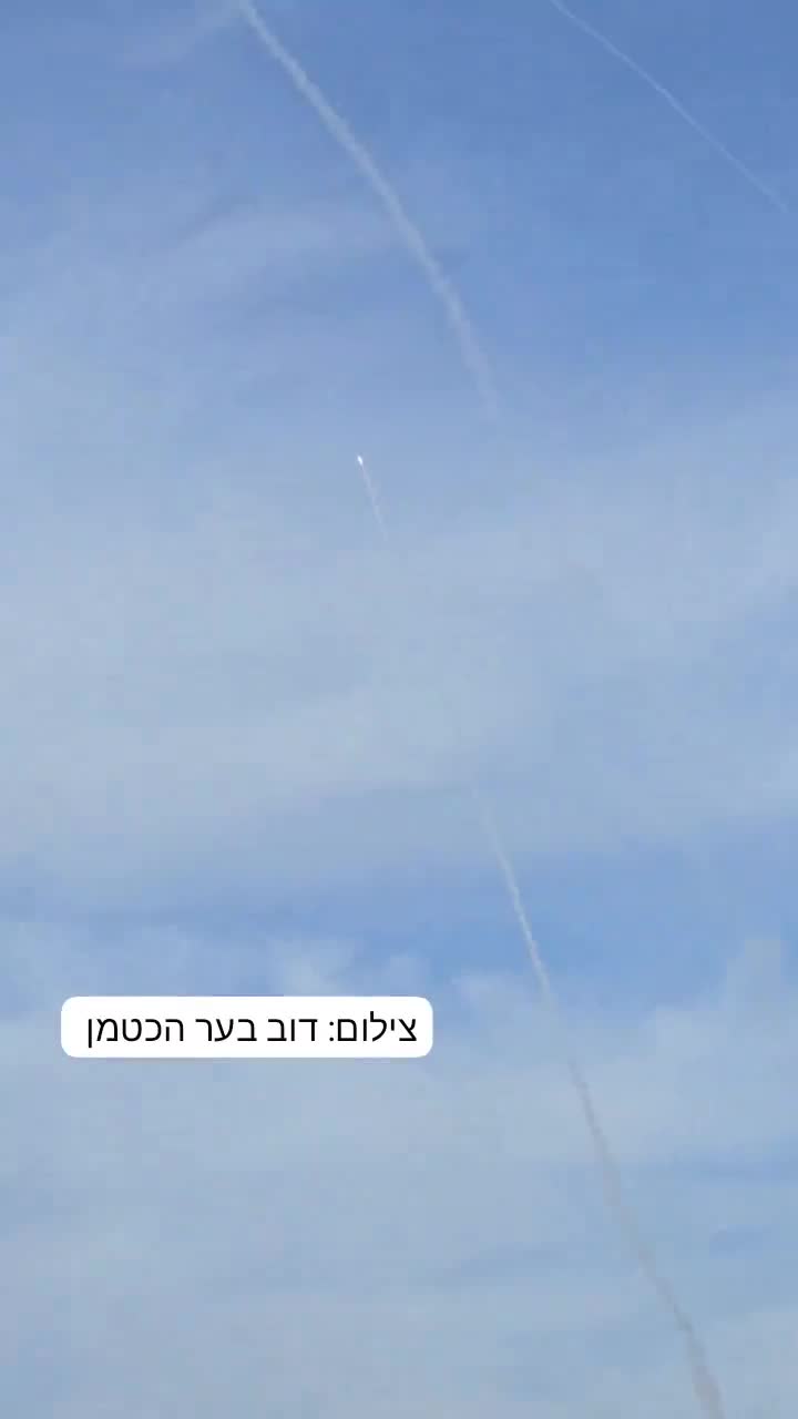 Vor kurzem feuerten Abfangjäger des Typs Iron Dome Tamir auf anfliegende Hebzollah-Raketen im Norden Israels.