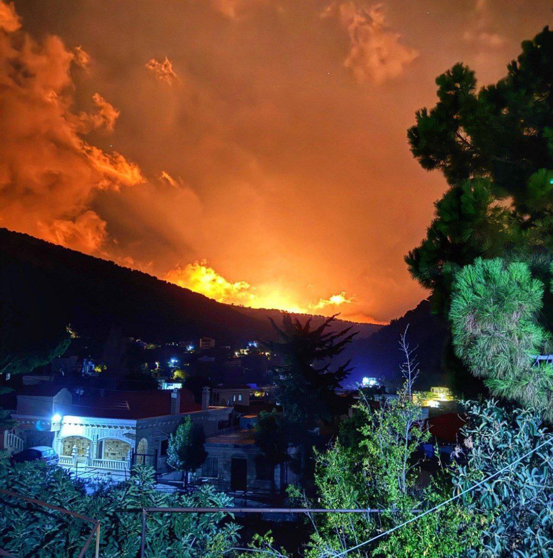 Het moment van het bombarderen van het Jabour-gebergte in Zuid-Libanon