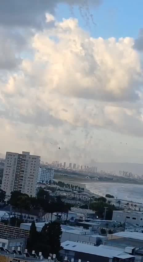 Onderscheppingen in Akko van de meest recente raketaanval