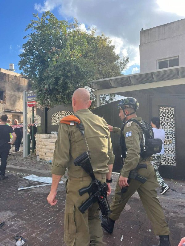 O comandante do Comando da Frente Interna, Major General Rafi Milo, está neste momento no local em Kiryat Bialik.