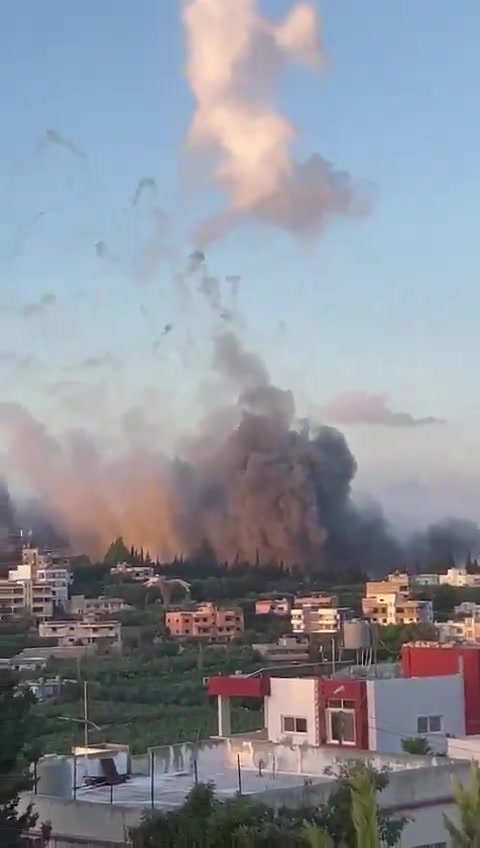 Violent raid on the town of Zawtar, south Lebanon