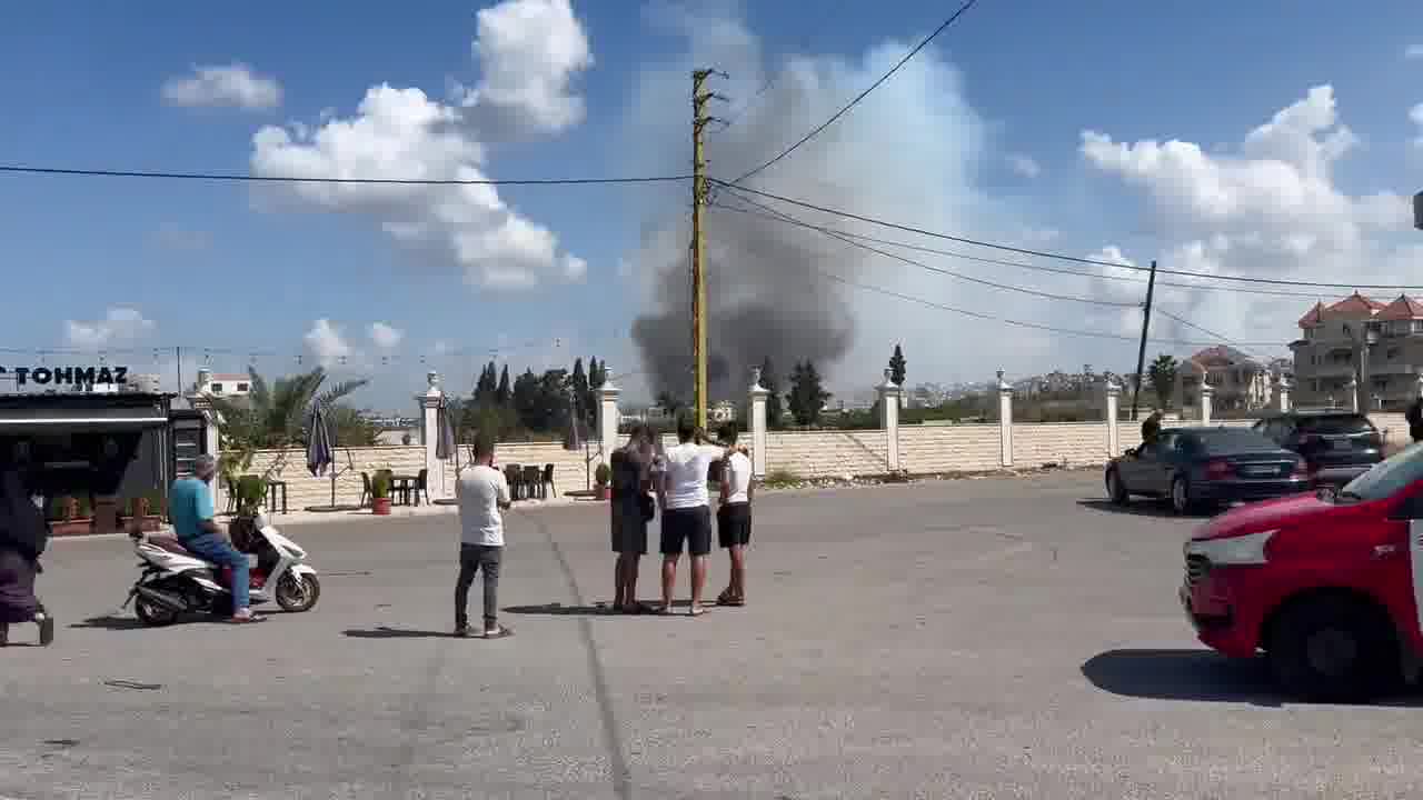 Ataque aéreo perto de Tiro