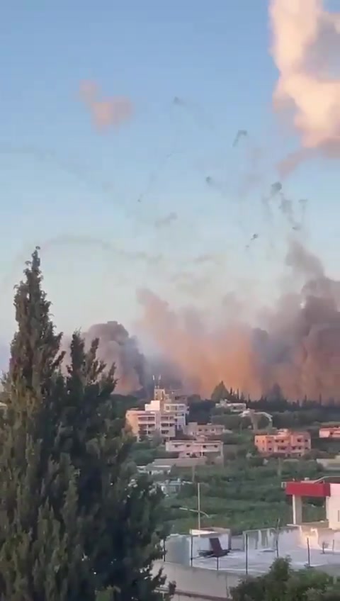 Fuertes bombardeos alcanzan la ciudad de Al-Bazourieh, en el sur del Líbano