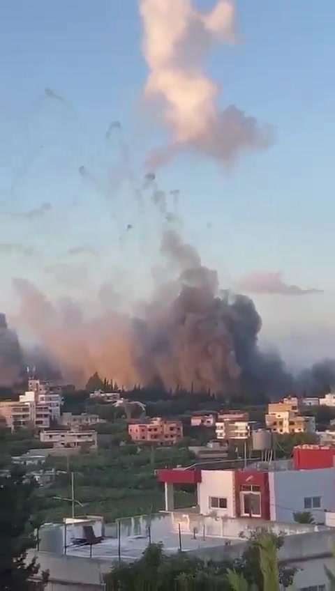 Fortes bombardeios atingem a cidade de Al-Bazourieh, no sul do Líbano