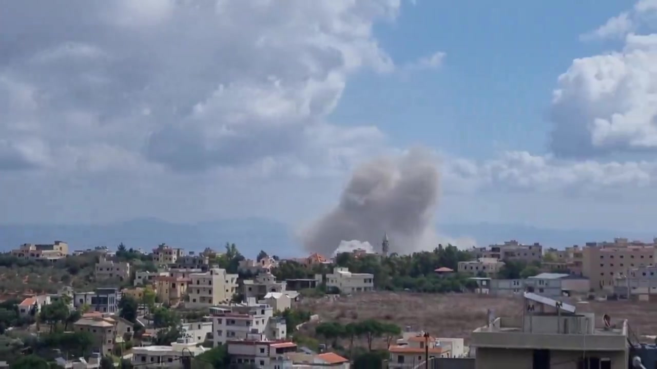 Israelische Armee führt Angriffe auf die Städte Aitaroun und Blida im Südlibanon durch