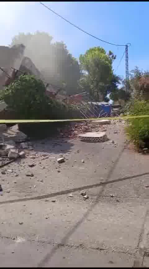 Israelenses atacam uma casa na cidade de Ma'rakah, no sul do Líbano