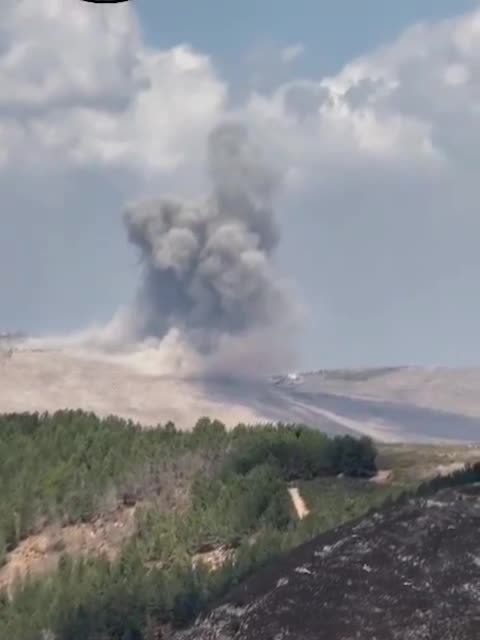 Israëlische luchtmacht voert luchtaanval uit op een locatie nabij Baalbek in Libanon